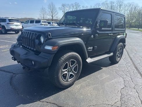 Used 2020 Jeep Wrangler Sport image 3