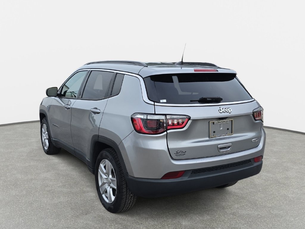 Used 2022 Jeep Compass Latitude FWD image 7