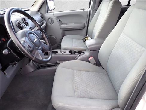 Used 2007 Jeep Liberty Sport image 11