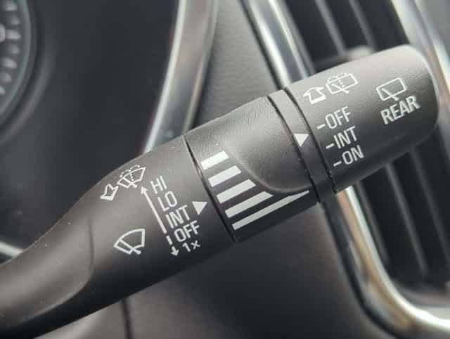 Used 2023 Chevrolet Equinox LT AWD/4WD image 25