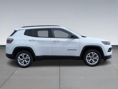 Certified 2025 Jeep Compass Latitude AWD/4WD image 6