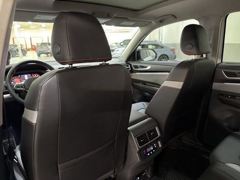 Certified 2026 Volkswagen Atlas Peak Edition AWD/4WD image 20