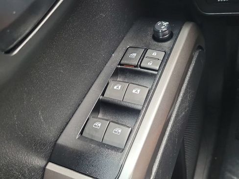 Certified 2023 Toyota Tacoma SR5 AWD/4WD image 18