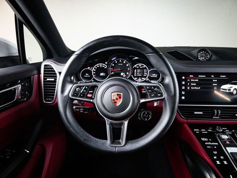 Certified 2023 Porsche Cayenne Coupe AWD/4WD image 25
