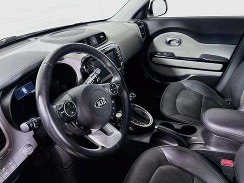 Used 2018 Kia Soul + w/ + Primo LIT Package FWD image 9