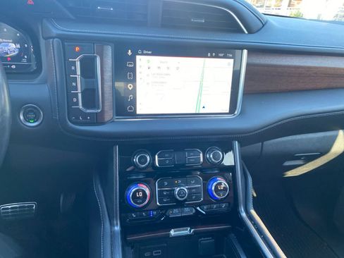 Used 2024 GMC Yukon Denali Ultimate AWD/4WD image 18