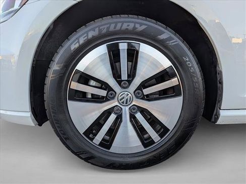 Used 2019 Volkswagen e-Golf SE w/ Driver Assistance Package image 22