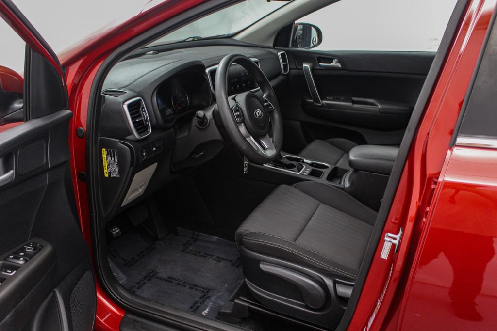 Used 2020 Kia Sportage LX AWD/4WD image 11