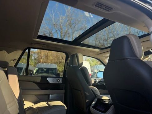 Certified 2024 Lincoln Navigator Reserve image 28