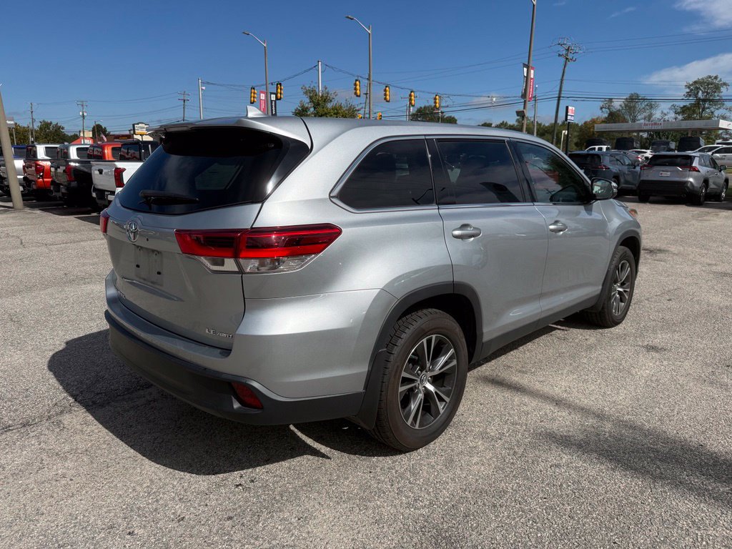 Certified 2019 Toyota Highlander Plus AWD/4WD image 4