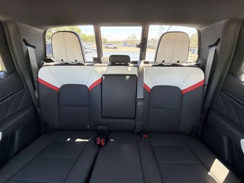 Used 2024 GMC Canyon AT4X AWD/4WD image 16