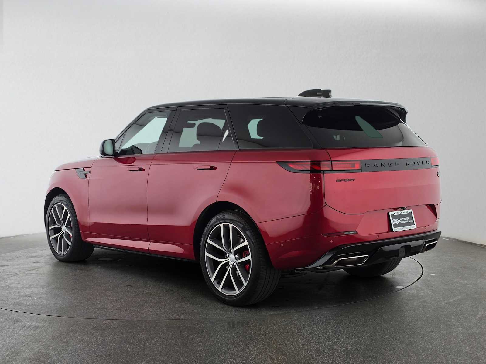 Used 2023 Land Rover Range Rover Sport SE Dynamic AWD/4WD image 3