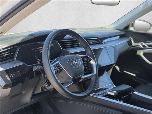 Certified 2024 Audi Q8 e-tron Prestige image 10