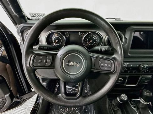Used 2023 Jeep Gladiator Sport AWD/4WD image 11