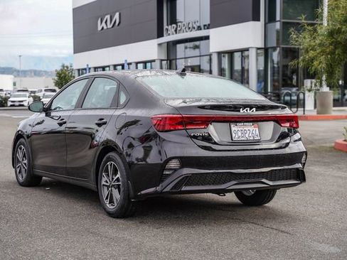 Certified 2022 Kia Forte LXS image 5