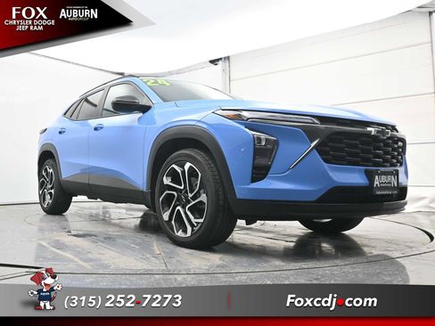 Used 2024 Chevrolet Trax RS w/ Sunroof Package image 16