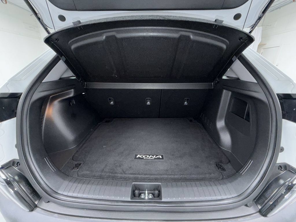 Used 2023 Hyundai Kona SE w/ Cargo Package AWD/4WD image 19