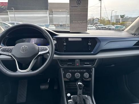 Certified 2023 Volkswagen Taos SE w/ Panoramic Sunroof Package image 16