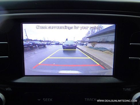 Used 2019 Kia Soul image 11