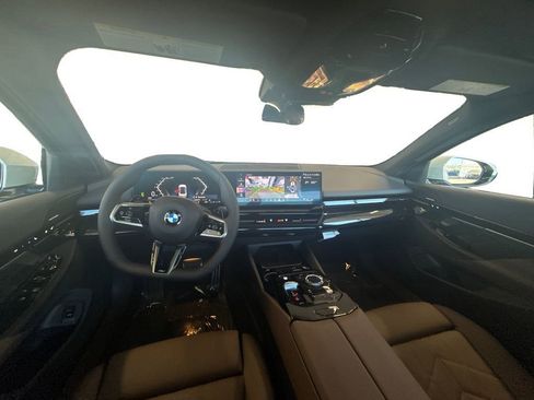 Used 2026 BMW 530i w/ M Sport Package image 11