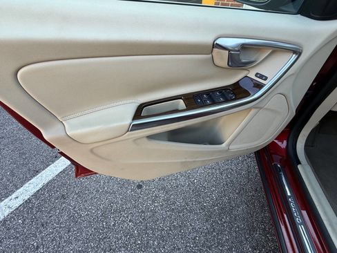 Used 2013 Volvo S60 T5 Premier image 13