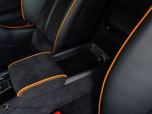 Used 2024 Lamborghini Huracan Sterrato image 27
