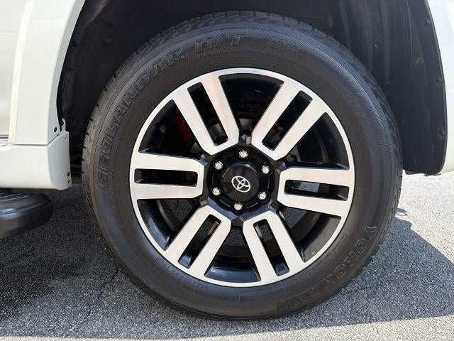 Used 2022 Toyota 4Runner Limited AWD/4WD image 19