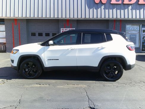 Used 2021 Jeep Compass Latitude image 2