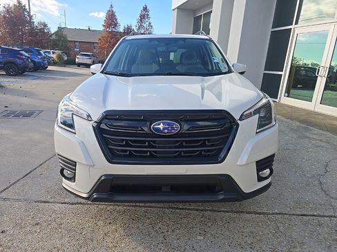Used 2023 Subaru Forester Premium image 5