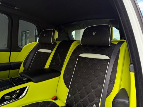 Used 2025 Rolls-Royce Cullinan Black Badge image 31