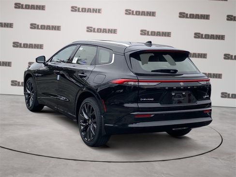 New 2025 Toyota Crown Signia image 3