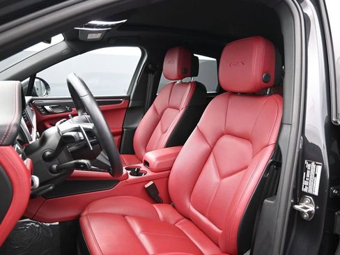 Certified 2024 Porsche Macan GTS AWD/4WD image 5