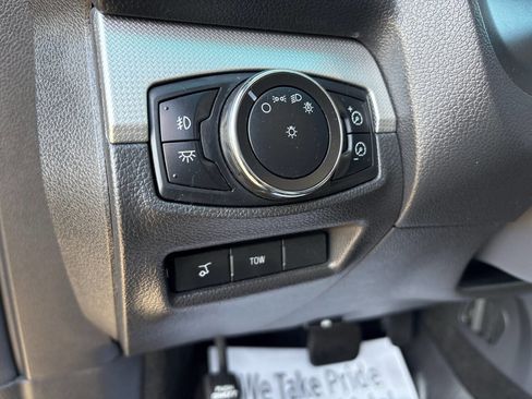 Used 2013 Ford Explorer XLT image 31