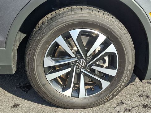 Used 2022 Volkswagen Tiguan S image 8