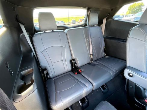 Used 2024 Buick Enclave Premium image 29