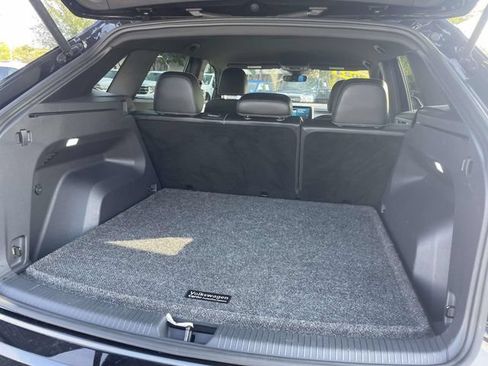 Certified 2024 Volkswagen Atlas Cross Sport SE FWD image 10