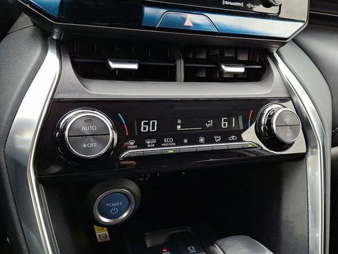 Used 2021 Toyota Venza LE w/ Carpet Mat Package (TMS) AWD/4WD image 14