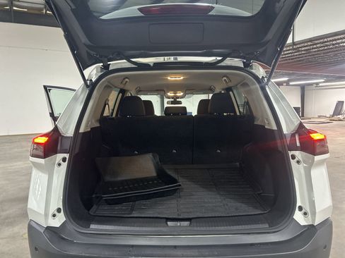 Used 2023 Nissan Rogue S AWD/4WD image 26