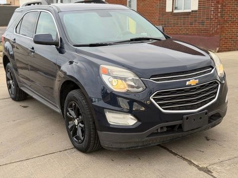 Used 2017 Chevrolet Equinox LT FWD image 3