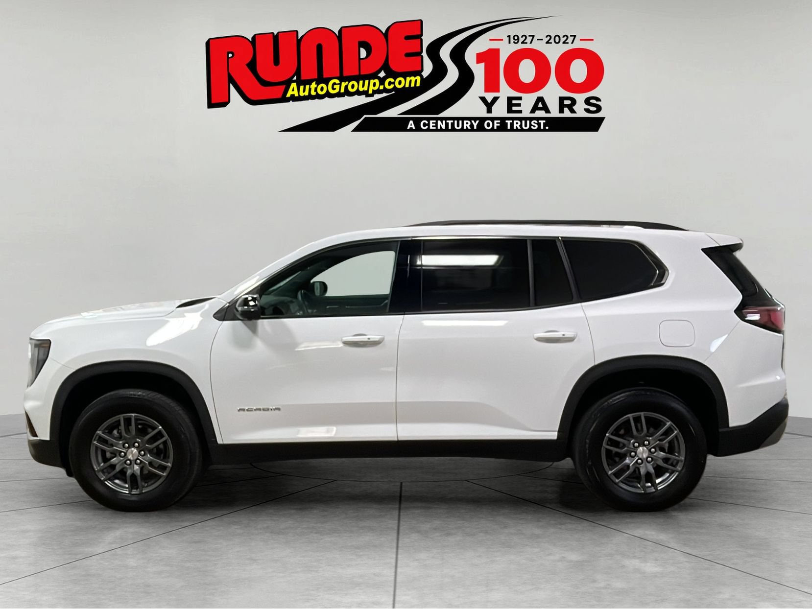 Used 2025 GMC Acadia Elevation AWD/4WD image 2