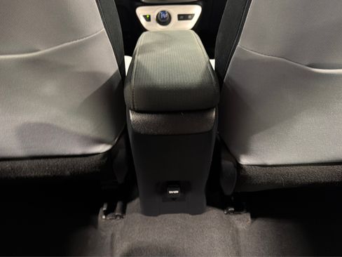Used 2016 Toyota Prius Two FWD image 36