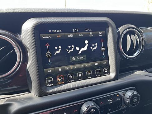 Used 2021 Jeep Wrangler Unlimited Sahara AWD/4WD image 36