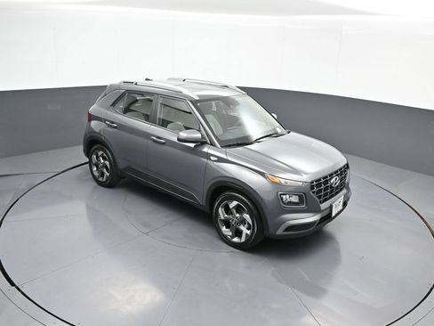 Certified 2024 Hyundai Venue SEL FWD image 36