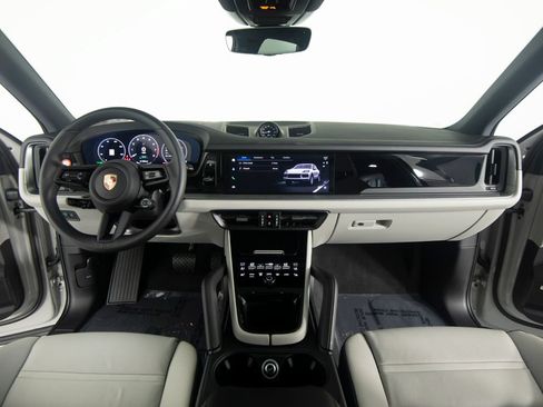 Certified 2026 Porsche Cayenne E-Hybrid AWD/4WD image 34