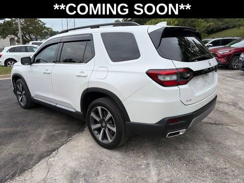 Used 2023 Honda Pilot Elite image 7