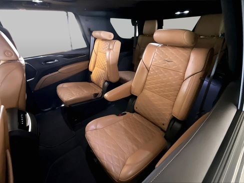 Used 2023 Cadillac Escalade Sport AWD/4WD image 19