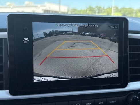 Used 2024 Hyundai Venue Limited image 14