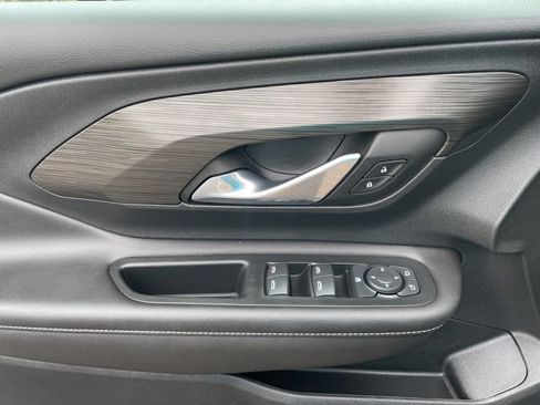 Used 2022 GMC Terrain SLE w/ Driver Convenience Package image 10