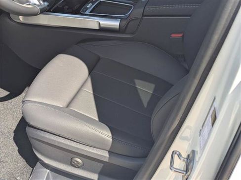 Used 2026 Mercedes-Benz GLB 250 image 4