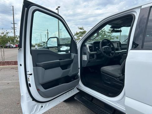 Used 2025 Ford F350 XLT AWD/4WD image 17